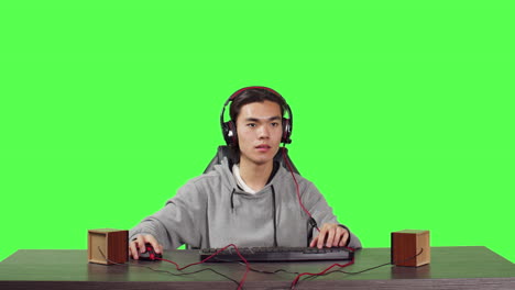 pc 데스크 ⁇ 에서 노는 아시아 남자 의 빈곤