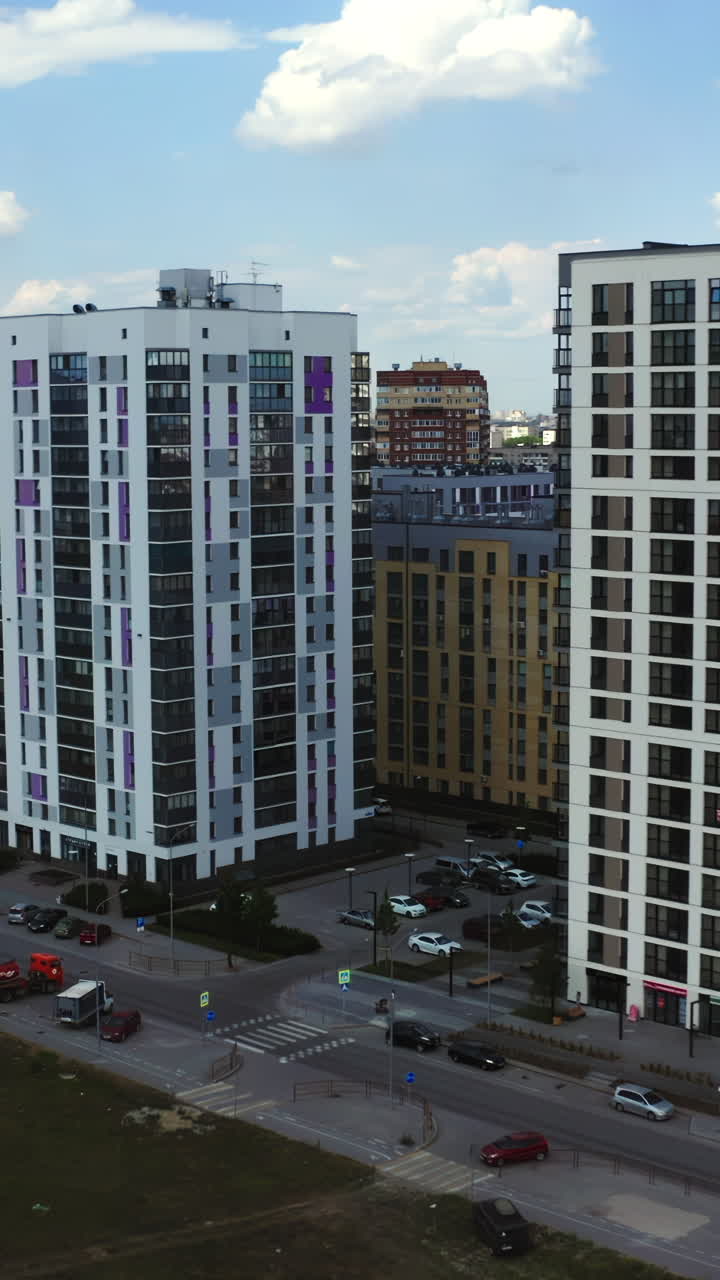 edificios de apartamentos modernos en un paisaje urbano