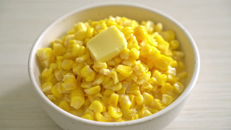 Buttered-corn-or-Sweet-corn-with-butter