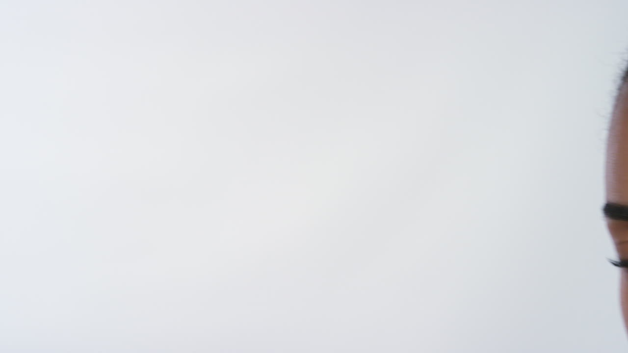 черная женщина, уход за кожей и кремы для лица косметика