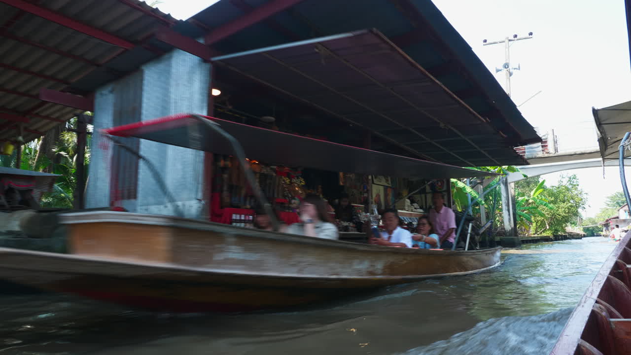 태국에 떠있는 시장