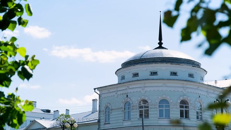 Edifício Histórico em uma Cidade