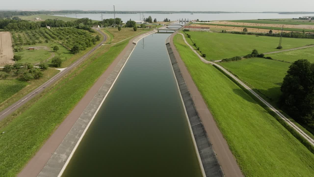 puente del canal, presa de francia, embalse aéreo del lago orient, mesnil-saint-pierre