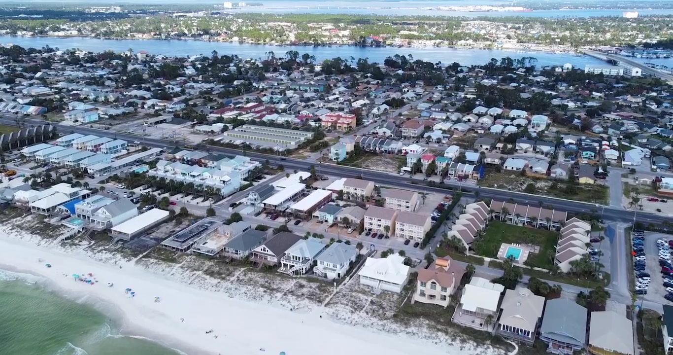 Toàn cảnh thị trấn biển Florida từ trên cao