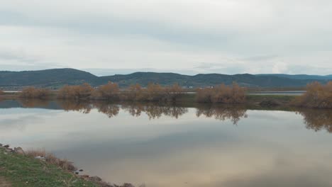 Malerische-Reflexion-Wasser-Sumpf-Meer-Bucht