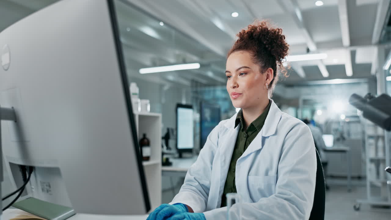 Scientist working in a laboratory