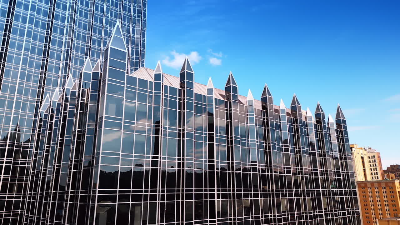 Footage around the glass façade of One PPG Place. Architecture in the financial center of Pittsburgh, Pennsylvania, USA