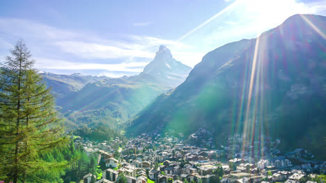 Zeitraffer-Dorf-Zermatt-Mit-Matterhorn-Hintergrund