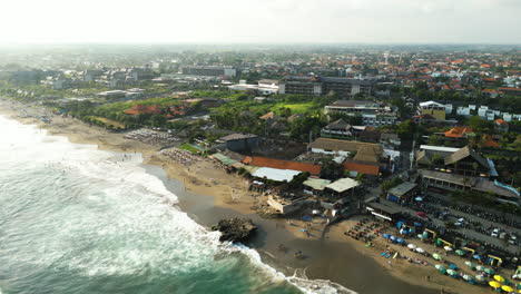 Aerial-View-of-Popular-Batu-Bolong-Beach-in-Canggu,-Bali
