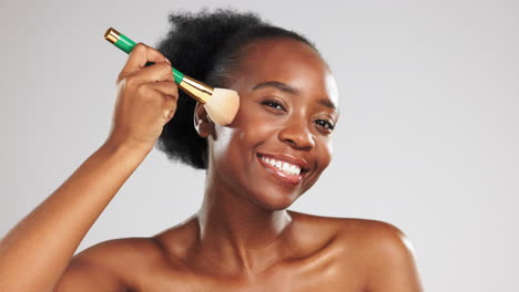 Maquillaje,-Cara-Y-Mujer-Negra-Feliz-Con-Pincel