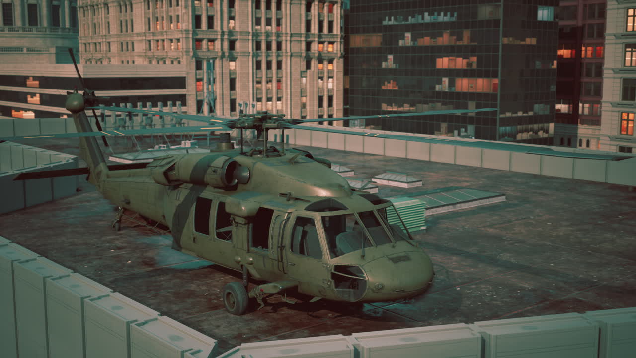 밤에 지붕 위에 있는 군사 헬리터