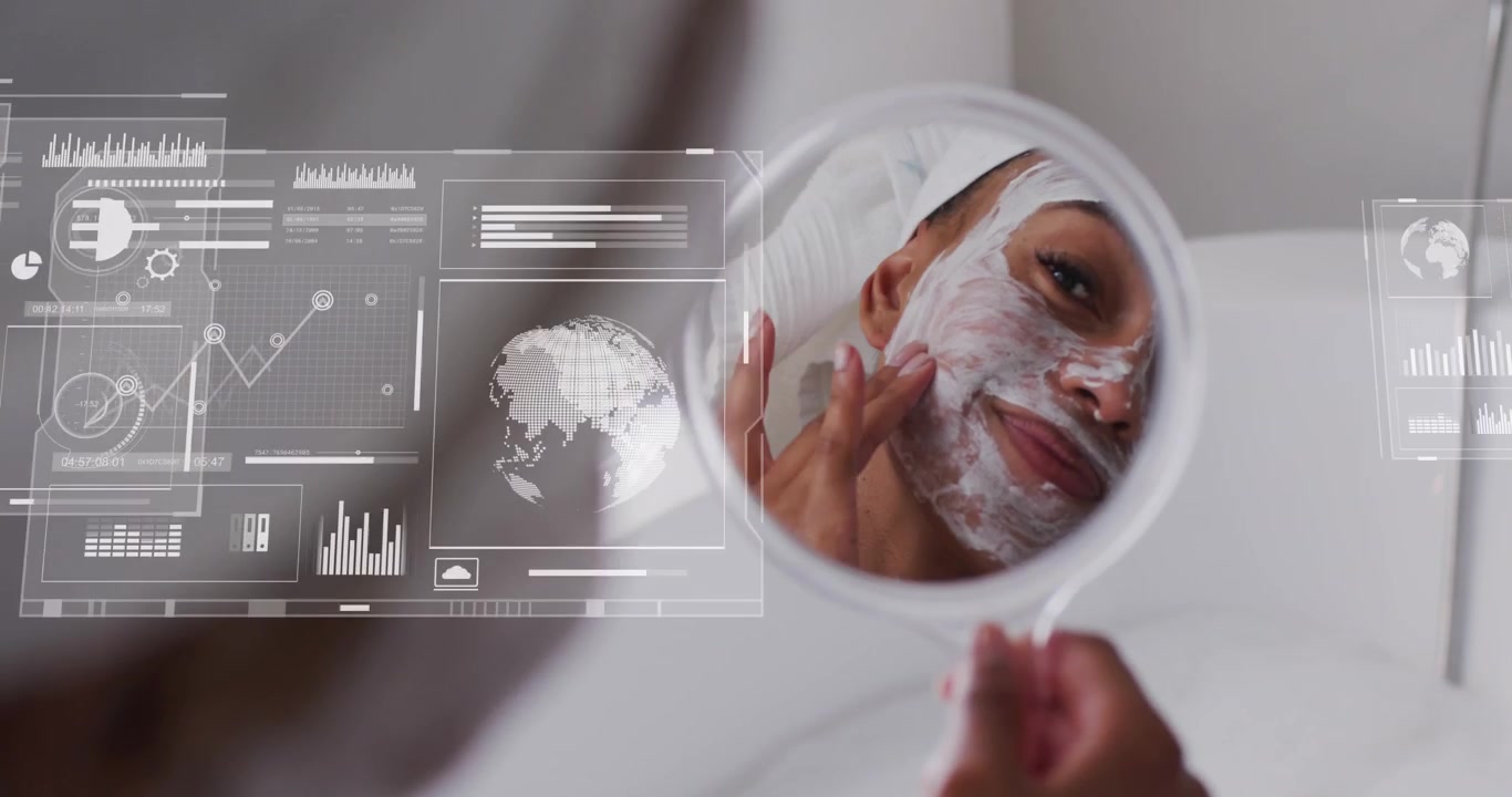 Donna che applica una maschera per la cura della pelle con sovrapposizione di dati digitali