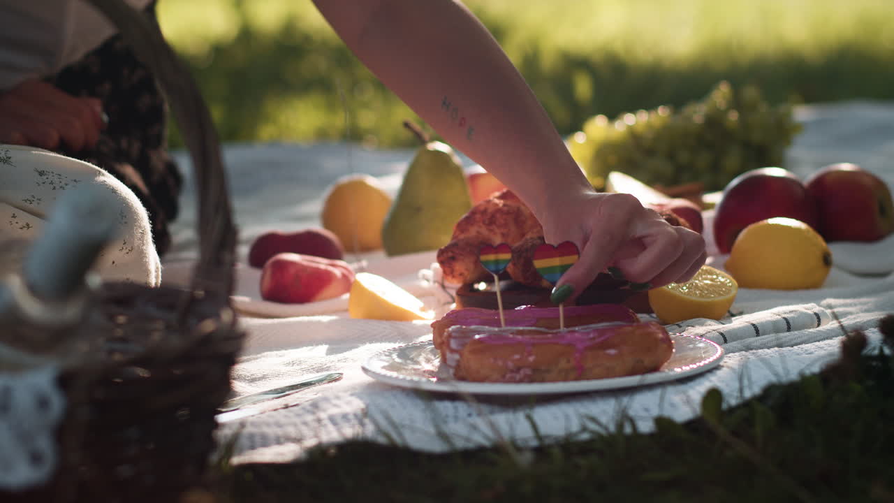 피크닉 을 준비 하는 부부