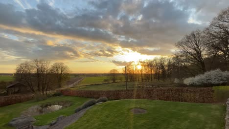 beautiful-vista-sunset-on-the-green-field