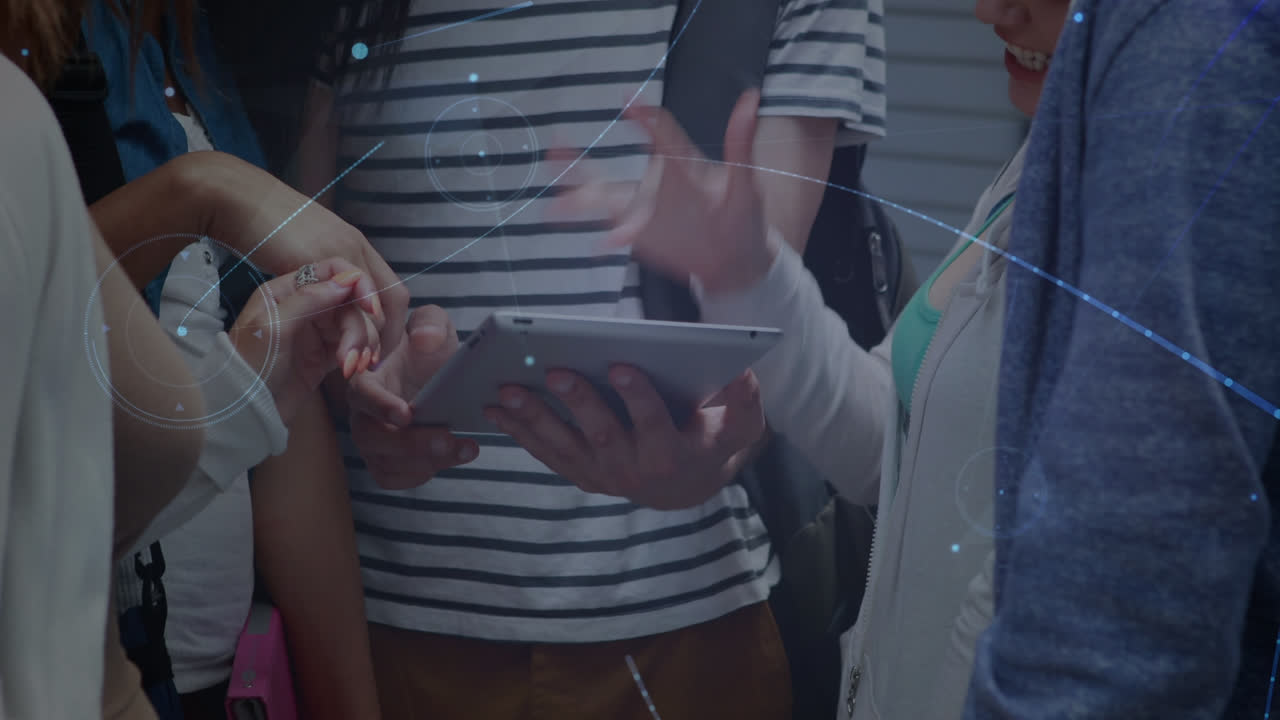 animación de la red de conexiones entre diversos escolares y maestros