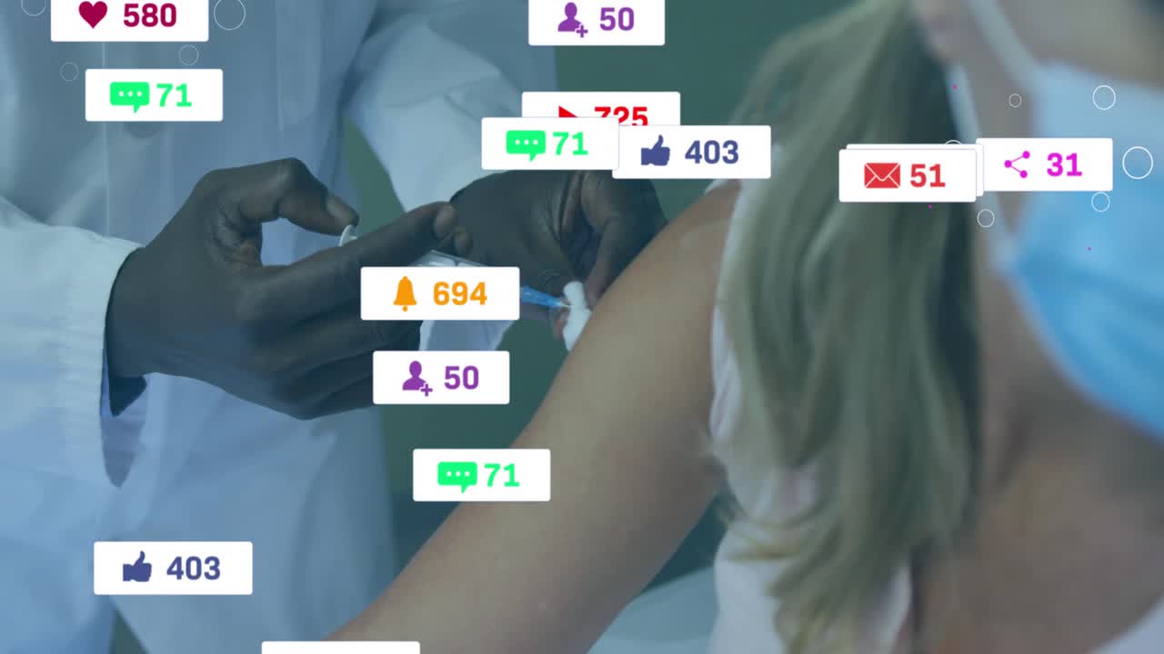 Proveedor masculino presionando un hisopo y alineando una jeringa en el brazo de una paciente, mostrando iconos de salud