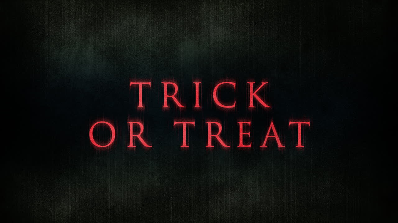 truco o trato en la pared sucia negra en la noche