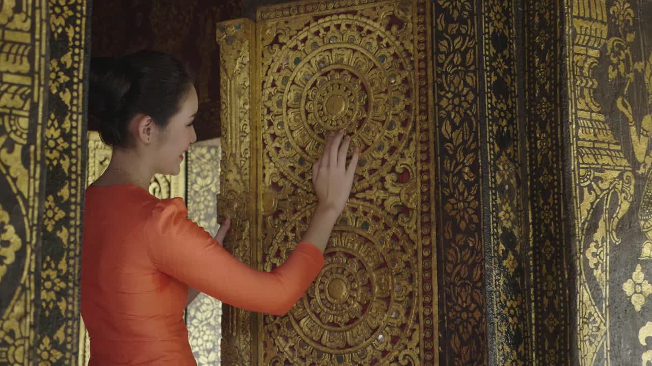 Beautiful Asian Women Touching Door'S Temple, Slow Motion