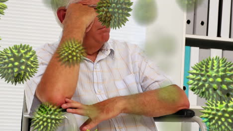 animación de células de macro coronavirus covid-19 que se extienden sobre un hombre caucásico de edad avanzada frotando las manos