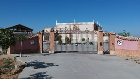 Gothic-Winery,-Ein-Wunderschönes-Familienweingut-In-Rueda,-Spanien-4