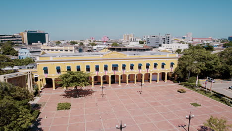 Aerial-Shot-Captures-The-Vibrant-Plaza-De-La-Aduana-In-Barranquilla,-Colombia