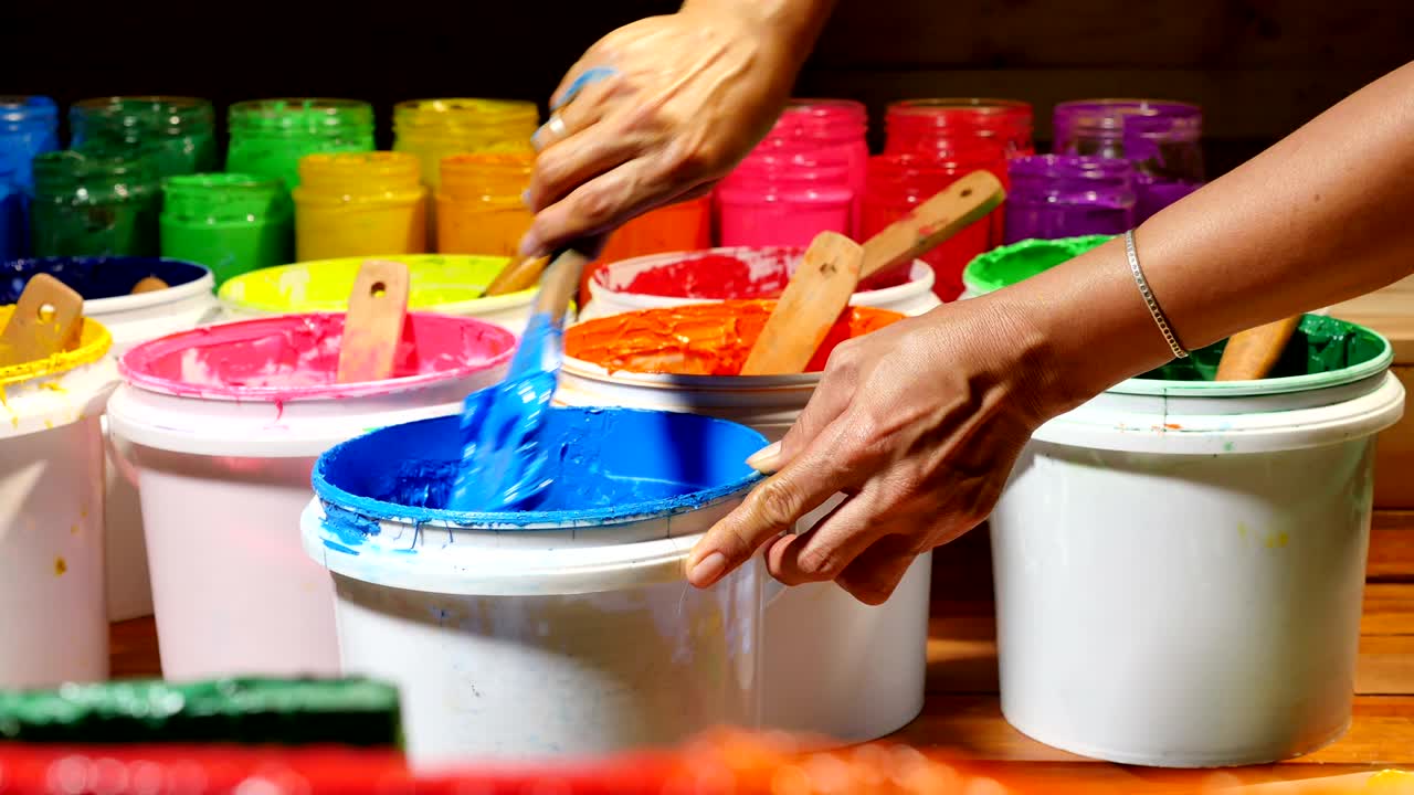 el color azul de la tinta para imprimir la camiseta