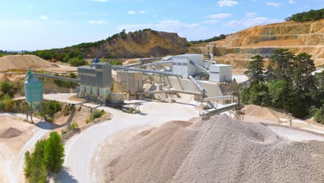 equipo industrial de la planta de piedra caliza por la mina