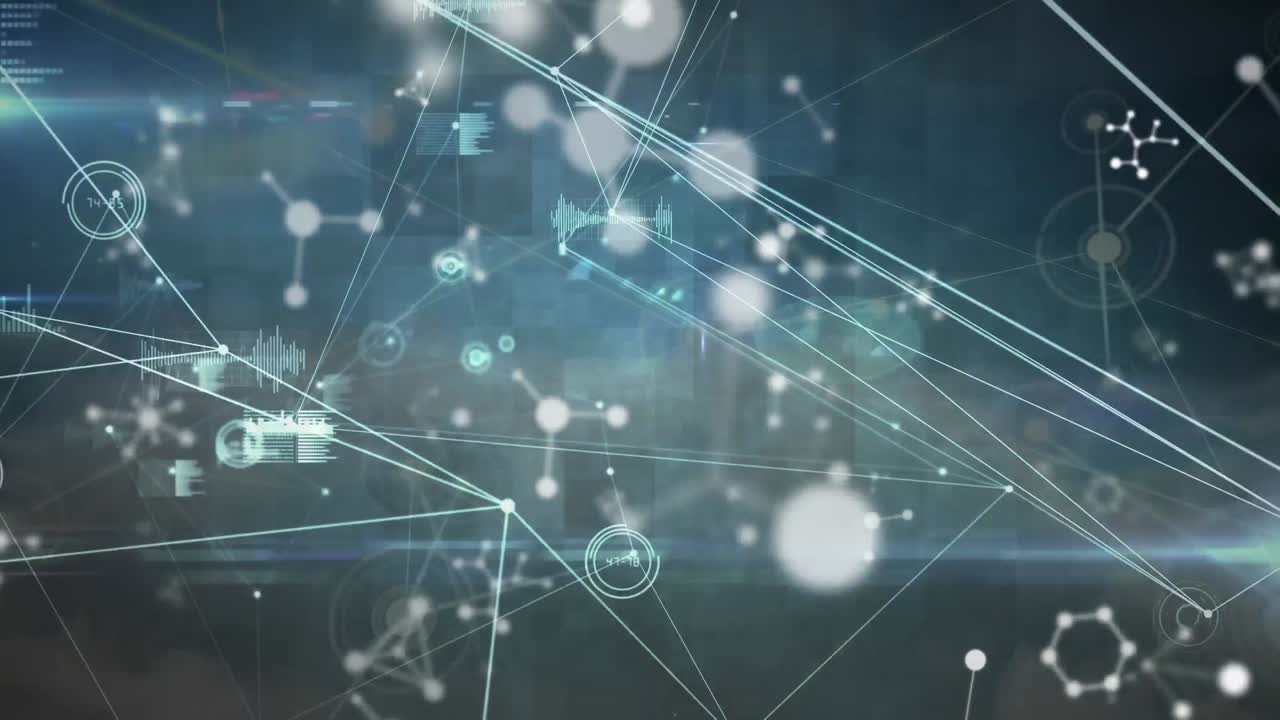 red de conexiones y procesamiento de datos contra nubes en el cielo