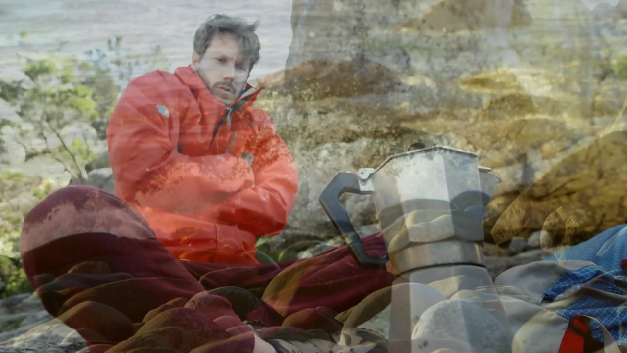 Animation af strand over kaukasisk mand, der tilbereder kaffe.