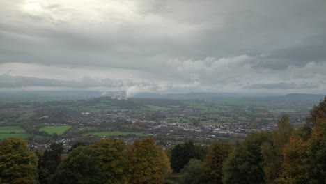 Herbstlicher-Blick-über-Monmouth-Wales-Vom-Kymin