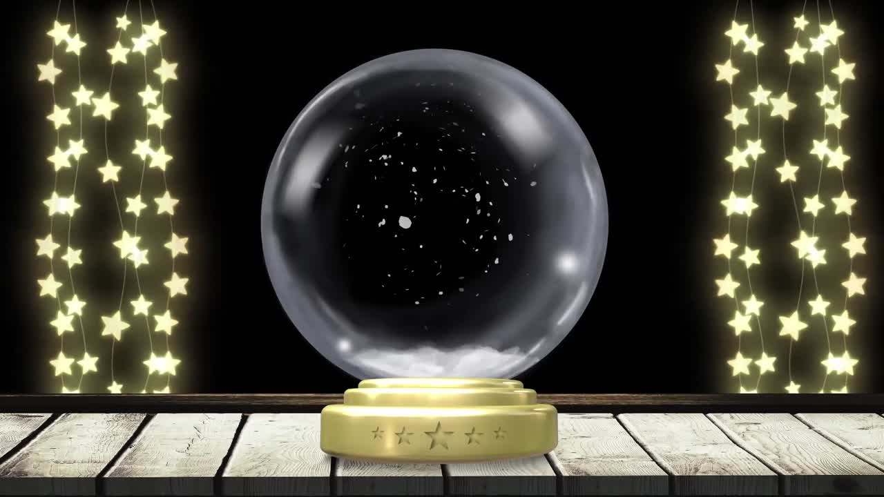 검은색 배경에 눈이 떨어지고 요정 불빛이 있는 크리스마스 스노우 글로브의 애니메이션