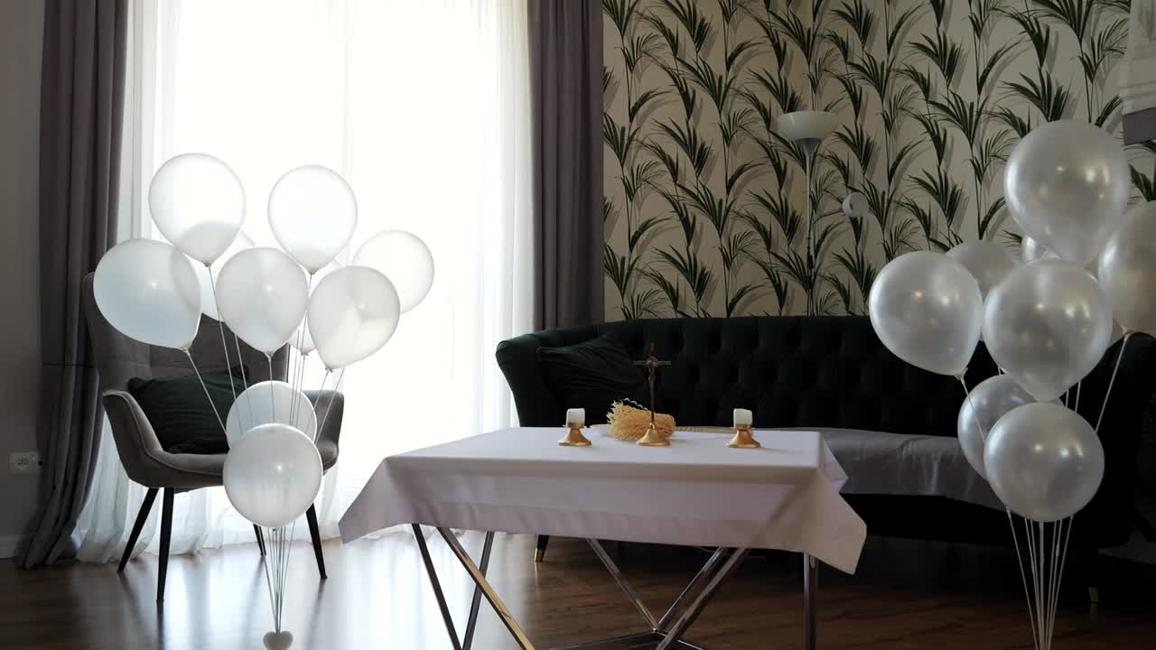 Festive Balloon Arrangement Filling Bride’s Room