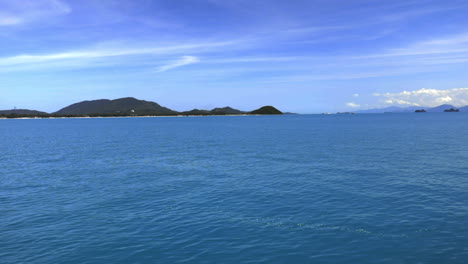 從海邊看著海,島<unk>和天空