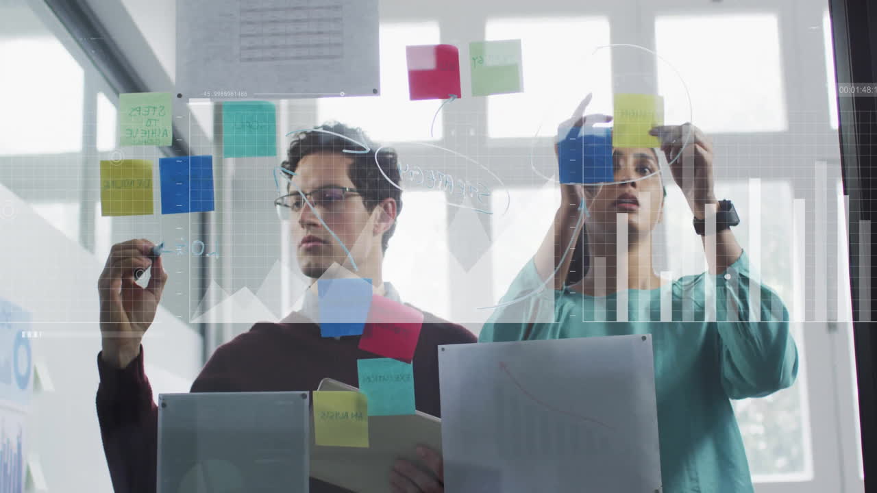 animación del procesamiento de datos sobre diversas personas de negocios en la oficina