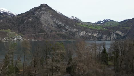 Walensee-lake-and-Swiss-Alps,-alpine-mountain-peak-in-Switzerland-nature