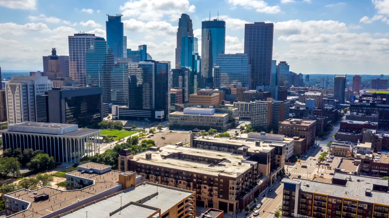 미네아폴리스 여름 스카이라인 - 공중 하이퍼스