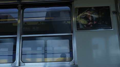 explore la rica historia y el patrimonio de japón a través de sus pintorescas rutas de trenes.