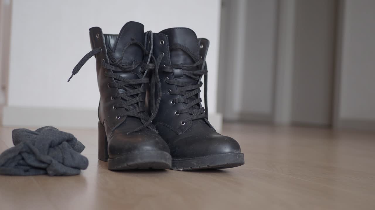 botas de cuero de tobillo negras