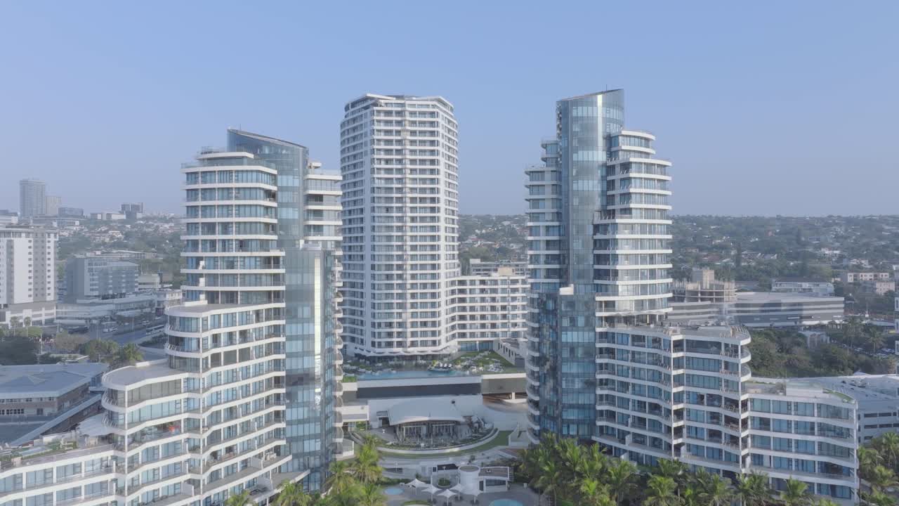 아파트 건물과 함께 현대적인 umhlanga 스카이 라인, 남아프리카 공화국, 은 날, 공중 전망