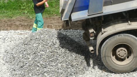 truck unloading material