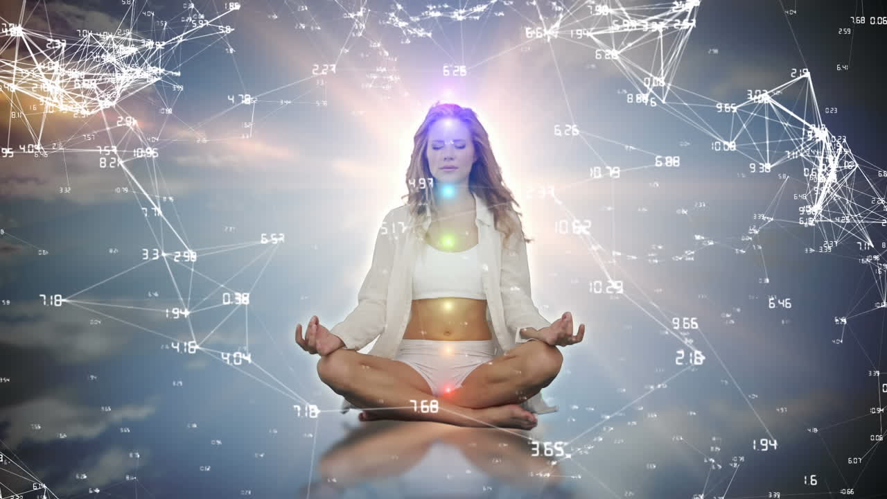 mujer meditando en el cielo