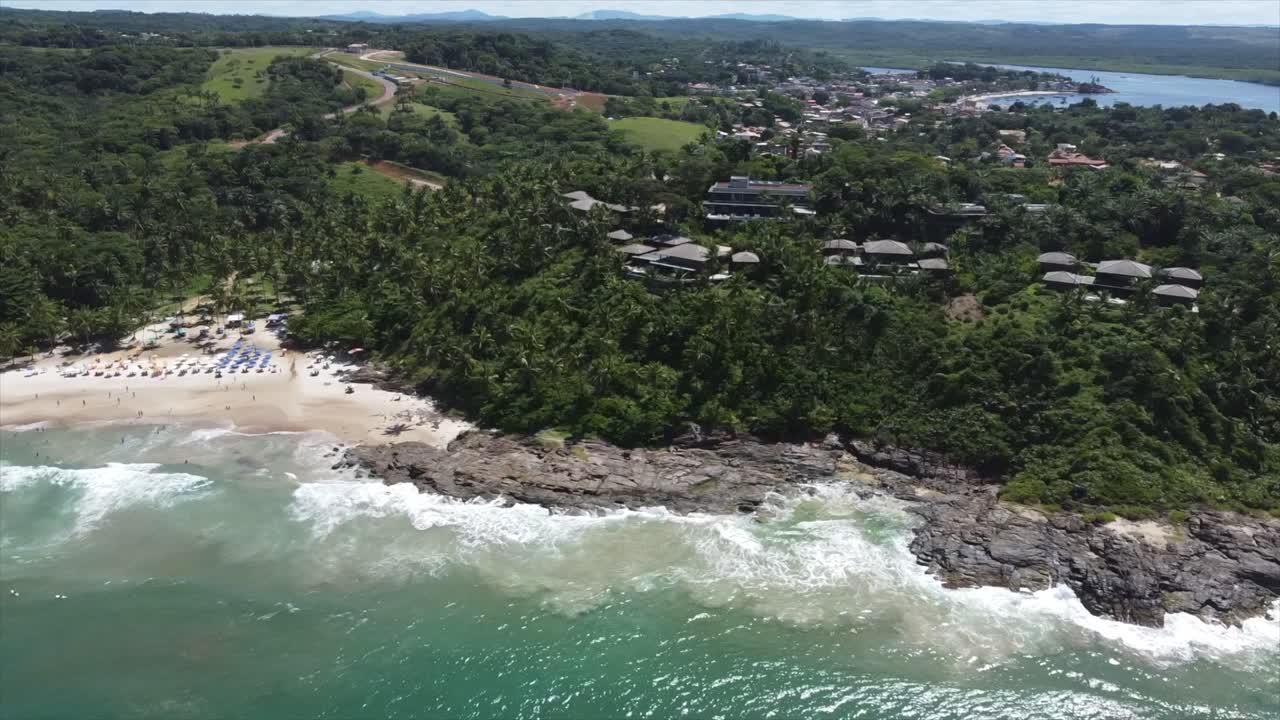 toma panorámica costera de múltiples playas en una hermosa ciudad costera brasileña
