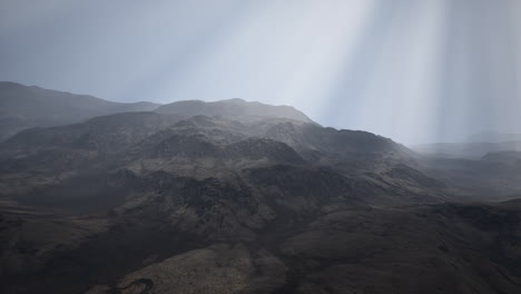 Sun-Rays-against-the-Backdrop-of-the-Mountains