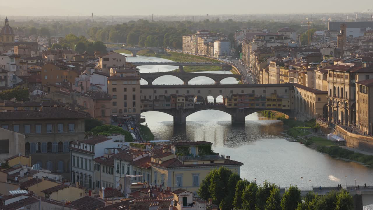 이탈리아 피렌체와 폰테 베키오의 파노라마 샷