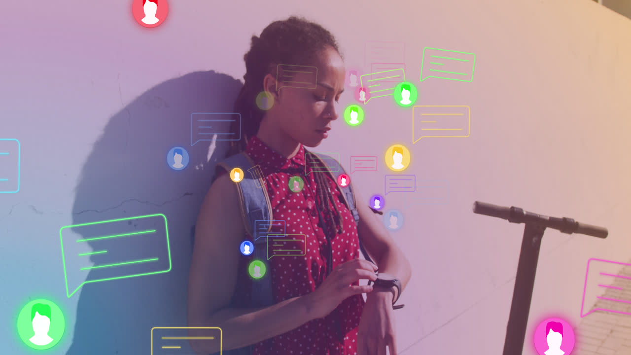 animación de iconos de los medios sobre mujer biracial con scooter usando reloj inteligente