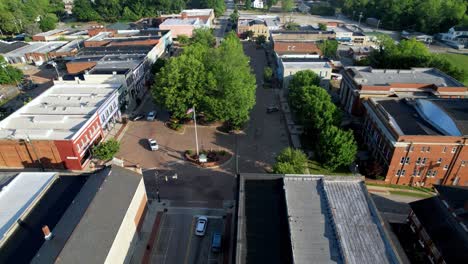 Hoch-über-Der-Stadt-Aerial-Abbeville-Sc,-Abbeville-South-Carolina,-Kleinstadt-Amerika