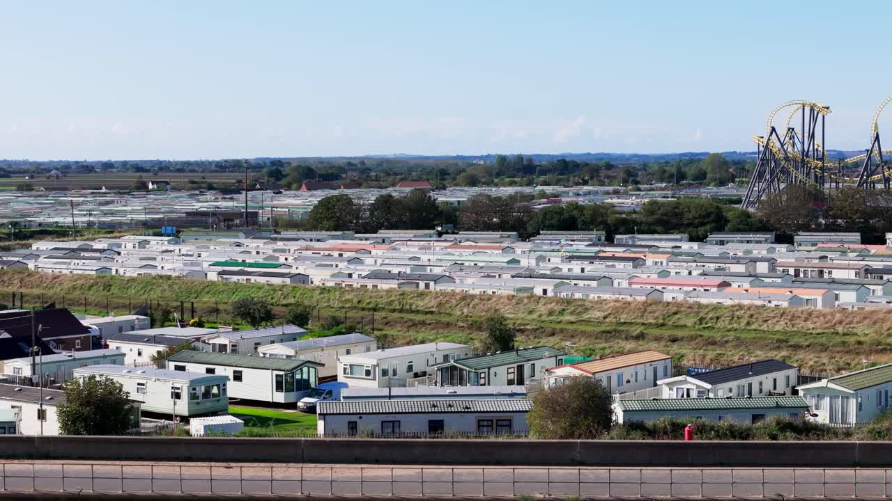 imágenes aéreas del famoso campamento de vacaciones butllins con sede en la ciudad costera de skegness, lancashire, reino unido