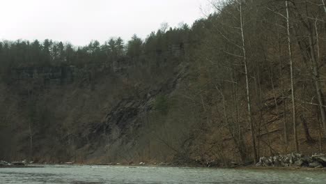 Hermoso-Arroyo-Taughannock-En-El-Norte-Del-Estado-De-Nueva-York-4k