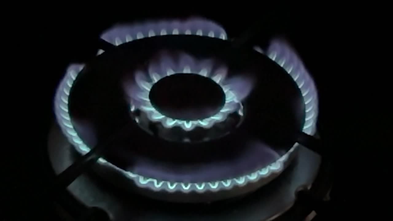 Gas hob heat, kitchen cooking appliances, energy efficiency, low flame