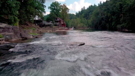 River-running-through-the-Mountains-of-North-Carolina